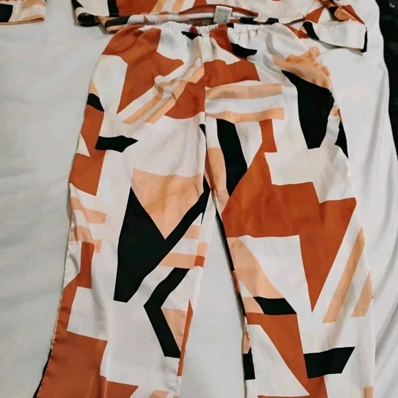 White Mark Geometric Pajama Set - Black, White, Orange - Picture 2 of 14